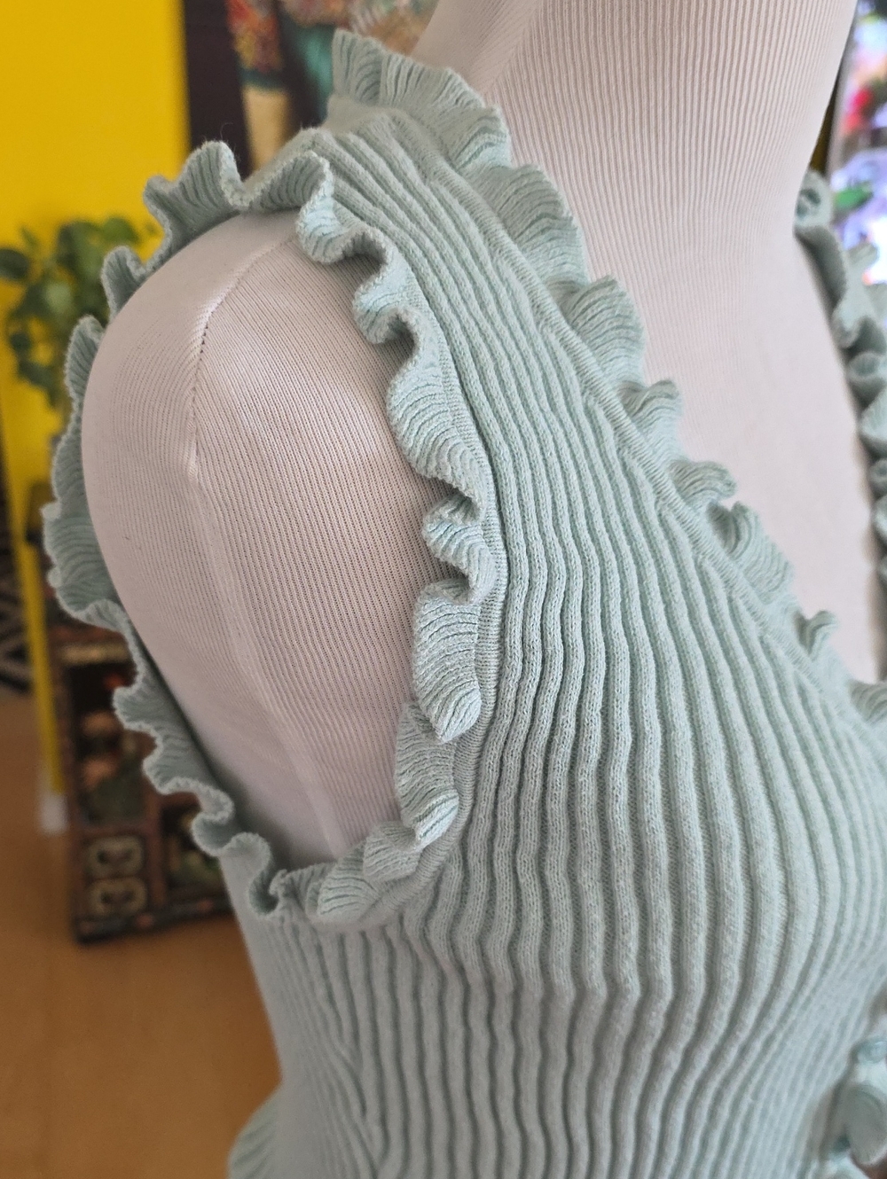 Sleeveless V-Neck Ruffle Ribbed Tank Top - Mint Green - Picture 2 of 6